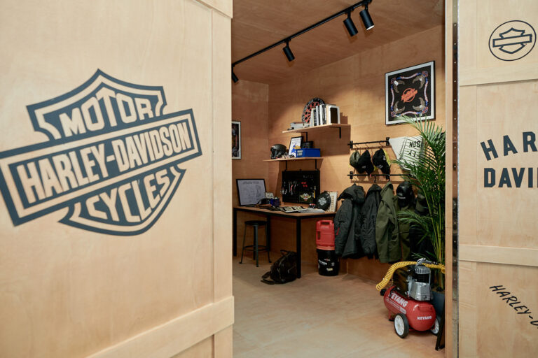 HARLEY DAVIDSON
